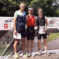 6_Men-Podium
