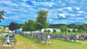 Die gefüllte Radwechselzone an der leeren Bevertalsperre © Oliver Trilling