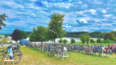 Die gefüllte Radwechselzone an der leeren Bevertalsperre © Oliver Trilling