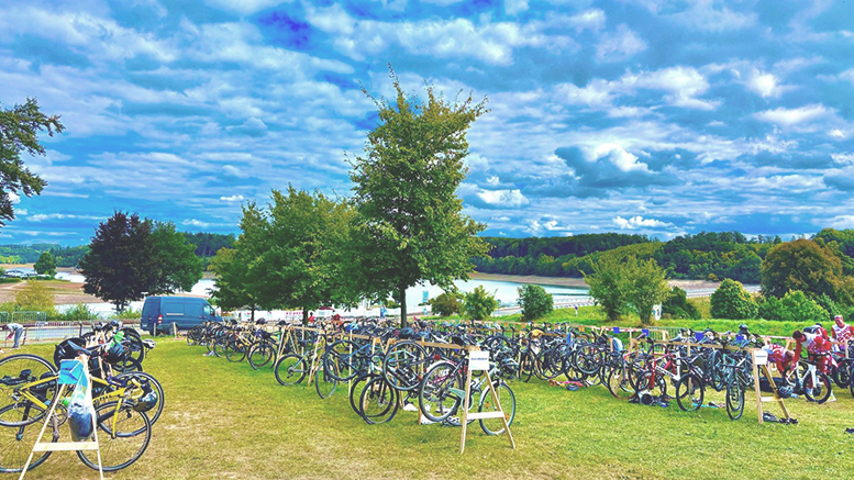 Die gefüllte Radwechselzone an der leeren Bevertalsperre © Oliver Trilling